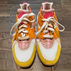Nike Air Huarache Solar Flare Soft Pink Shoe DX2674-100 Womens Sneaker Size 9